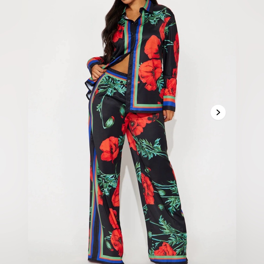 Fashion Nova Show Out Floral Satin Pant Set – Black/Combo